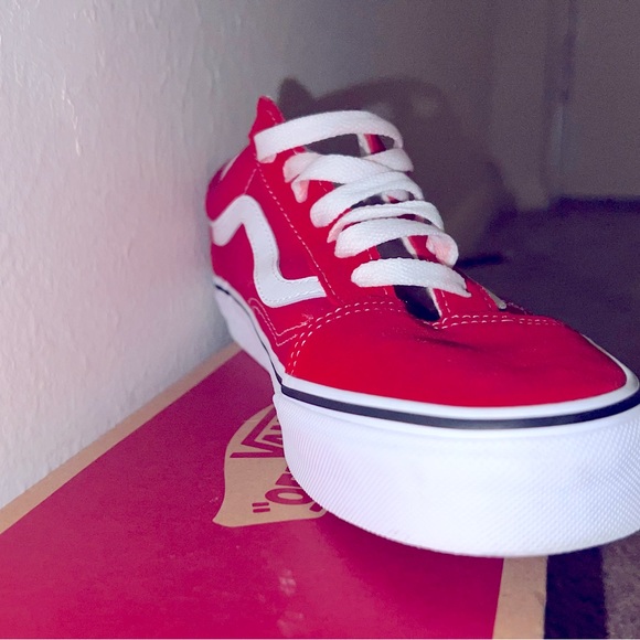 Red Vans Men's Old Skool Sneaker (8) - Picture 3 of 4